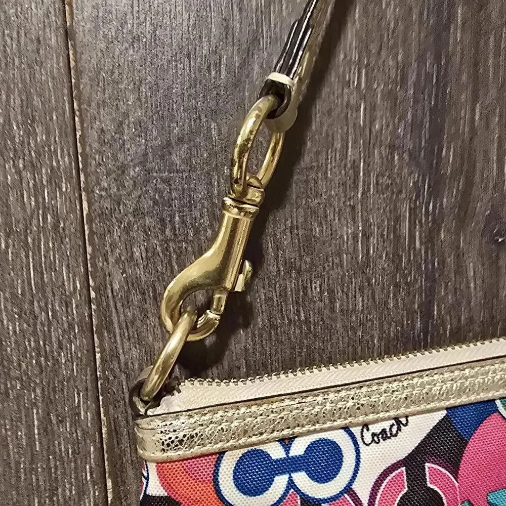 *SOLD*Coach Poppy Multicolor Wristlet Clutch - Picture 4 of 9